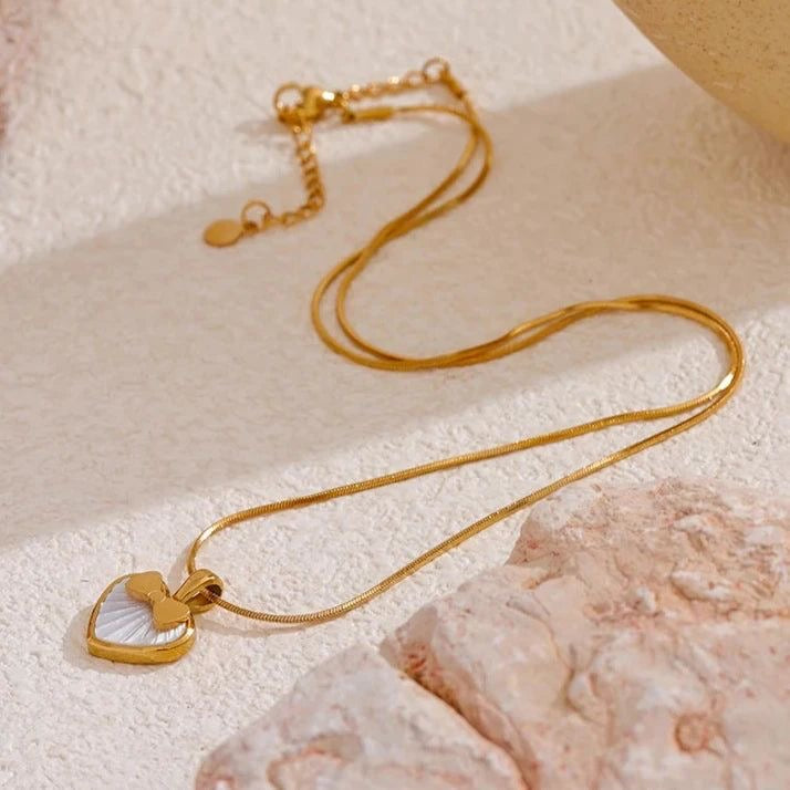 BOWTIED HEART (18k)