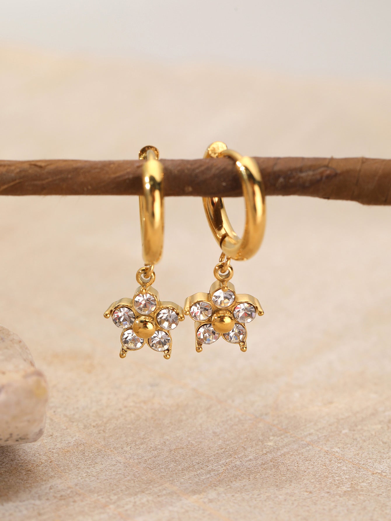 BLOSSOM HUGGIES (18k)