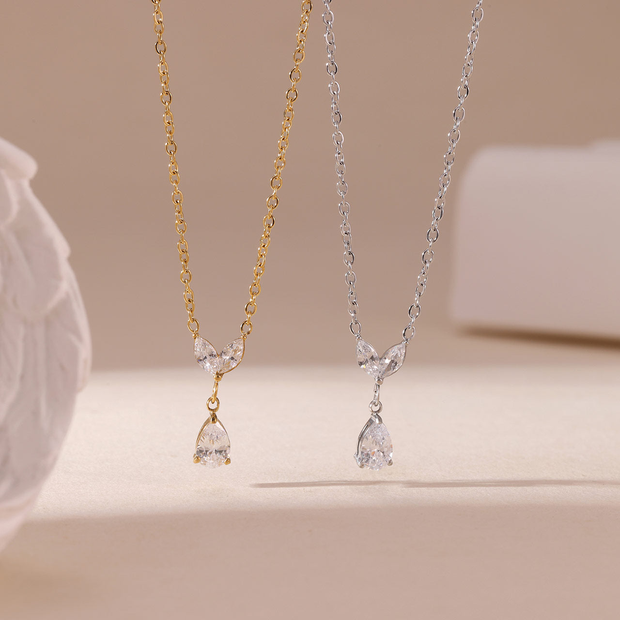 NOELIA NECKLACE (18k)
