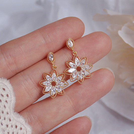 FLOWER EARRINGS (18k)