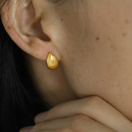 SHELL STUDS (18k)