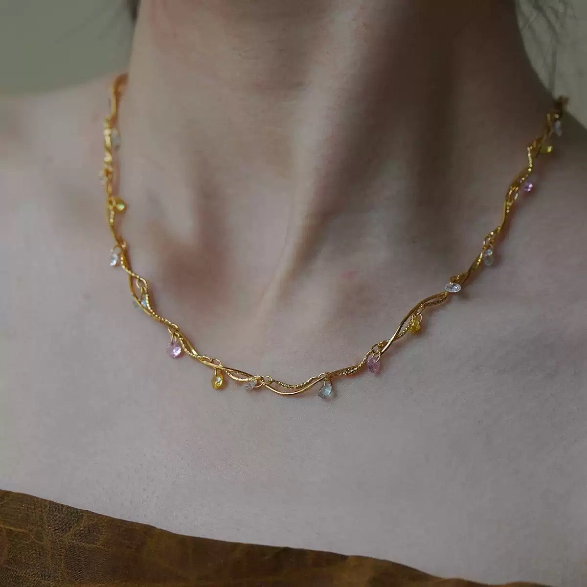 AVA NECKLACE (18k)