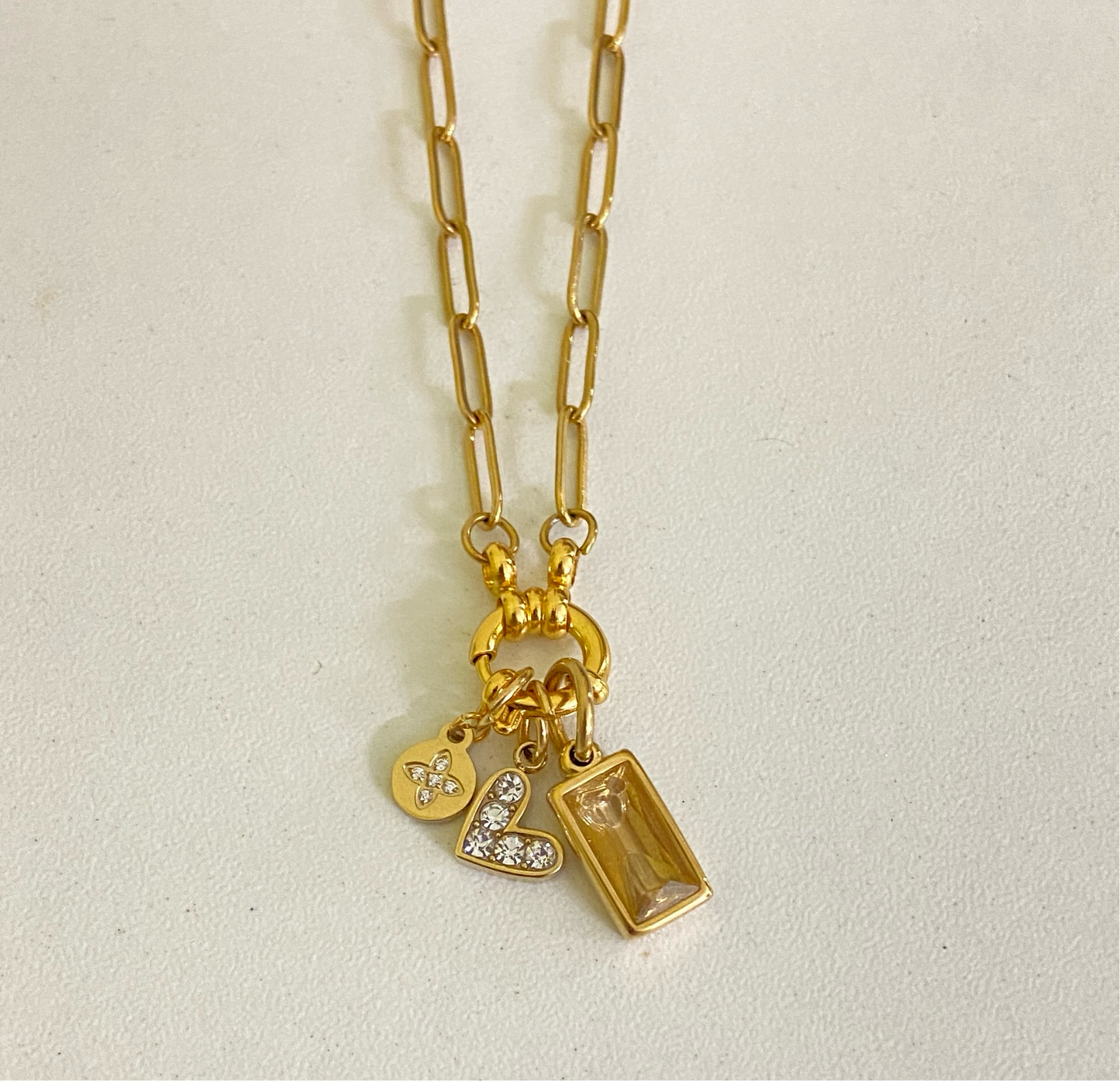 CLOVER CHARM (18k)