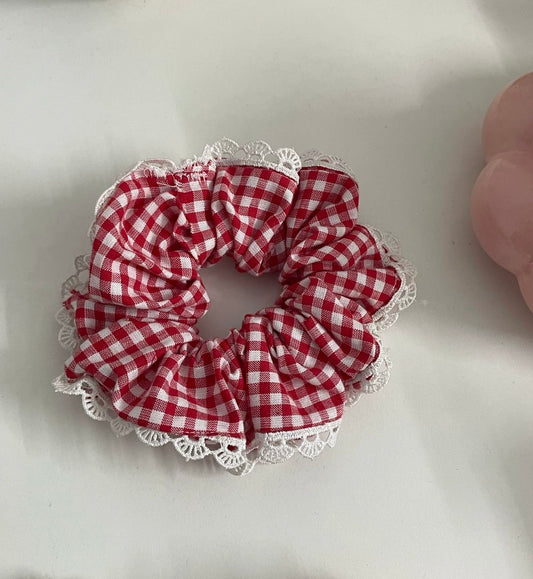 GINGHAM SCRUNCHIE