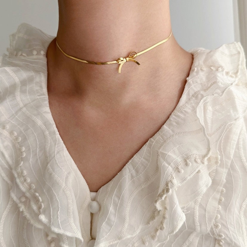 BOW NECKLACE (SS)