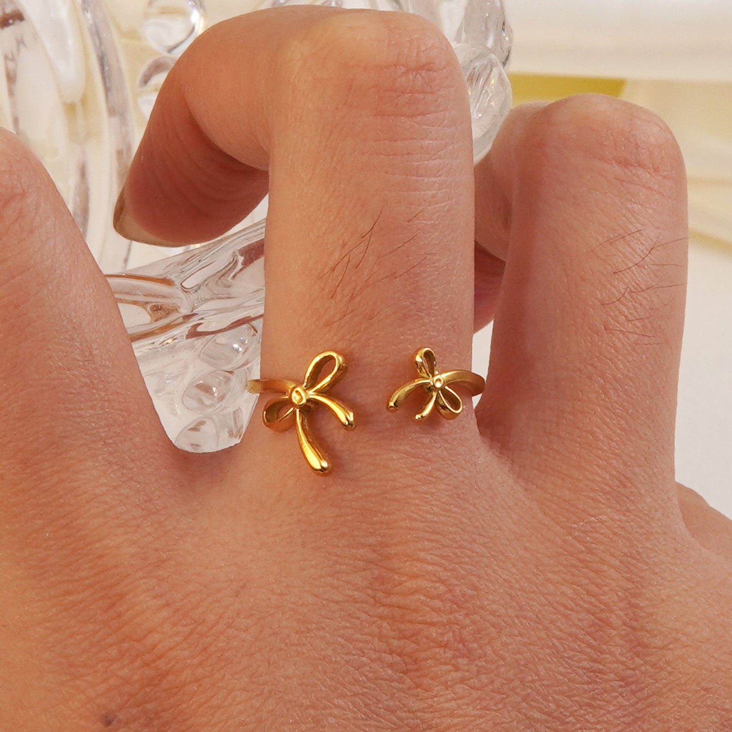 DAINTY BOW RING (18k)