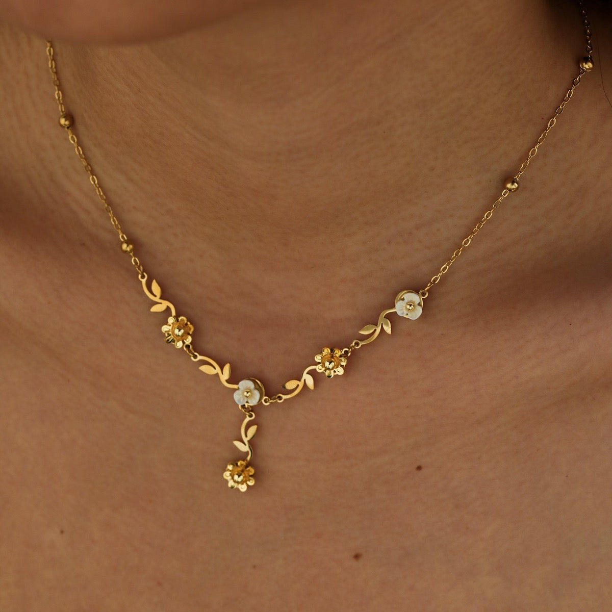 NORA NECKLACE (18k)